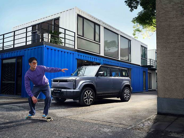 預(yù)售12.98萬元起,搭載智能電動(dòng)四驅(qū)的奇瑞iCAR 03值得期待嗎?